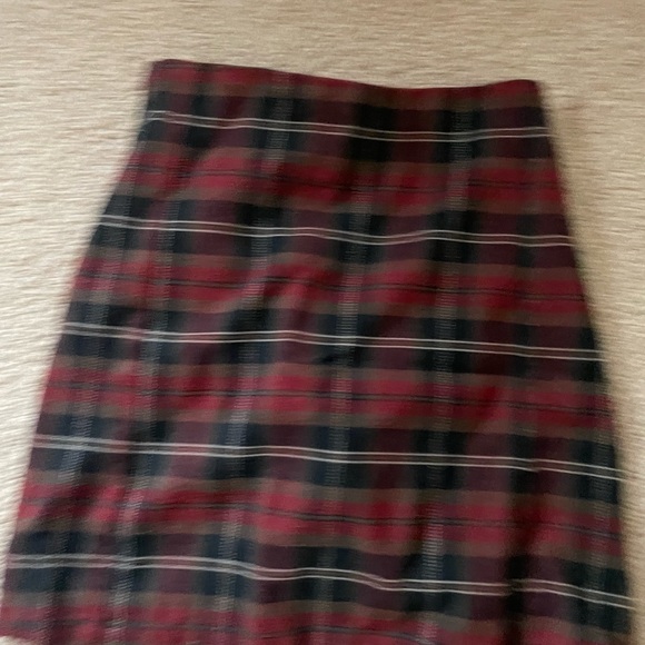 Brandy Melville plaid skirt, one size burgundy - Picture 2 of 2